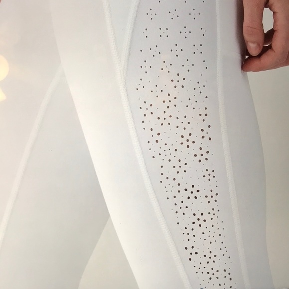 Lululemon White Beyond Boundaries - Picture 3 of 8